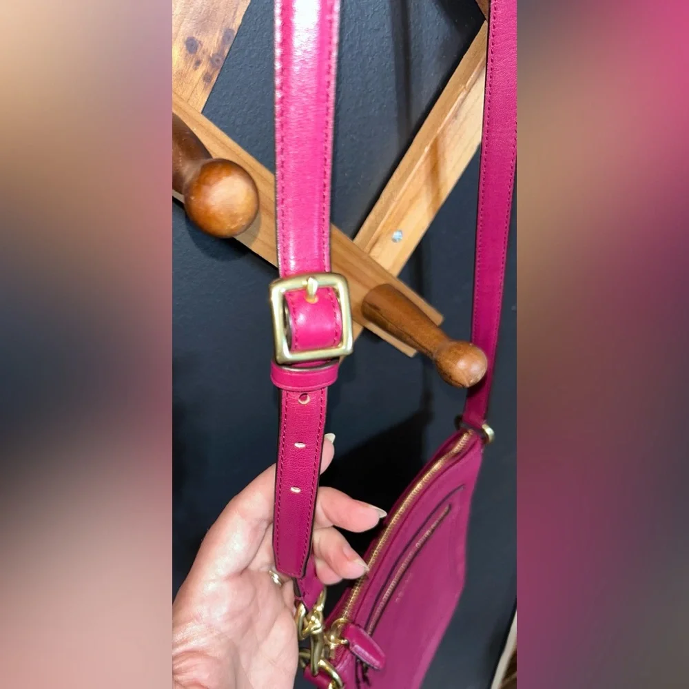 Coach 47989 Legacy Leather
Swingpack Crossbody Bag - Picture 7 of 16